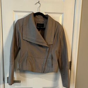 Y2K BCBGMaxAzria Taupe Leather Jacket 
sz m